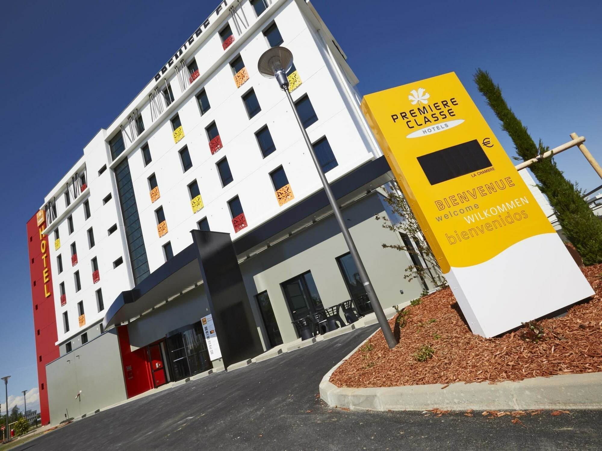 Premiere Classe Lyon - Saint Priest Eurexpo Exterior photo