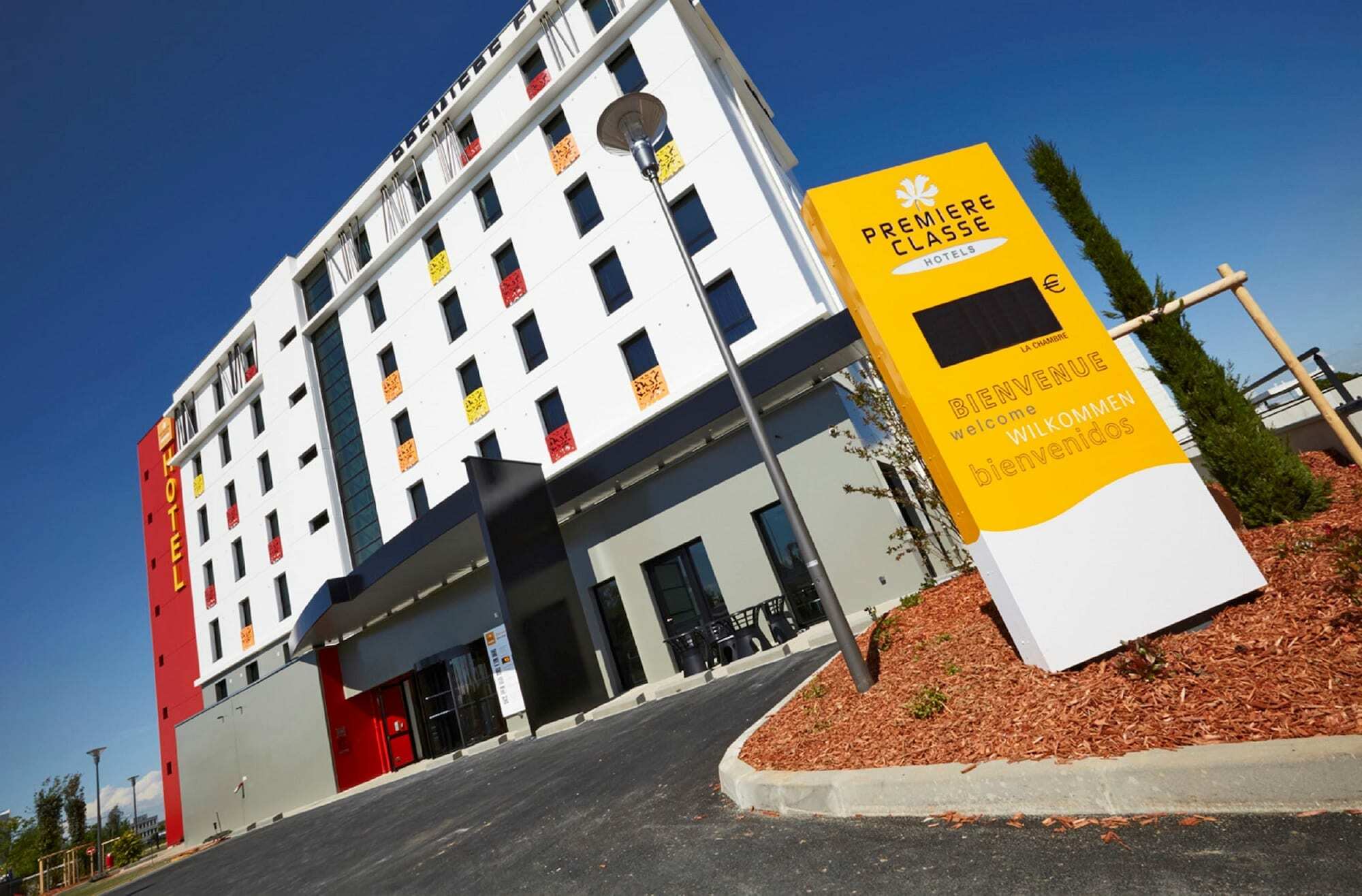 Premiere Classe Lyon - Saint Priest Eurexpo Exterior photo