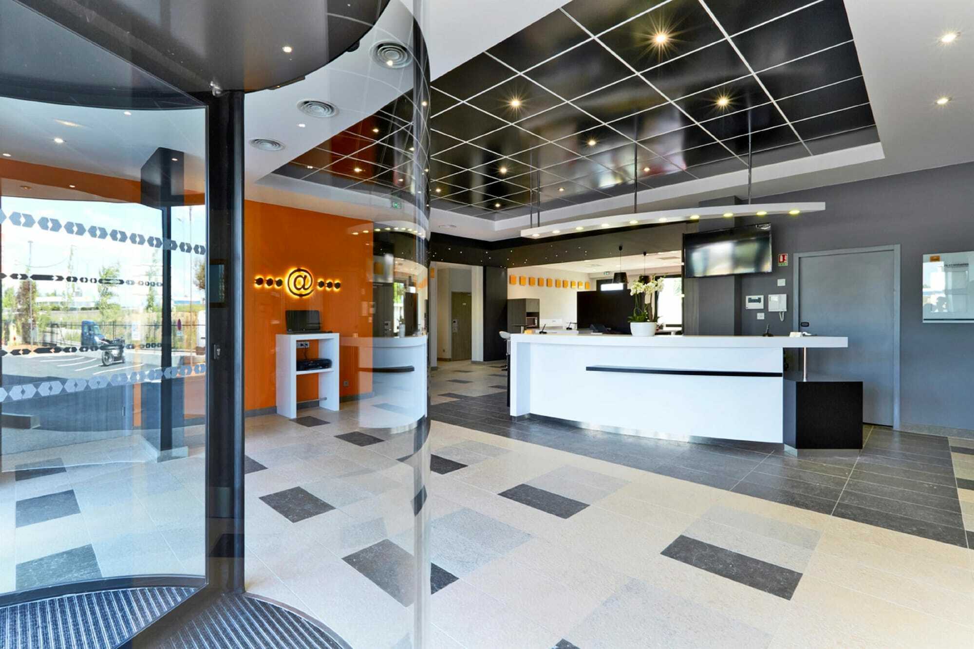 Premiere Classe Lyon - Saint Priest Eurexpo Exterior photo